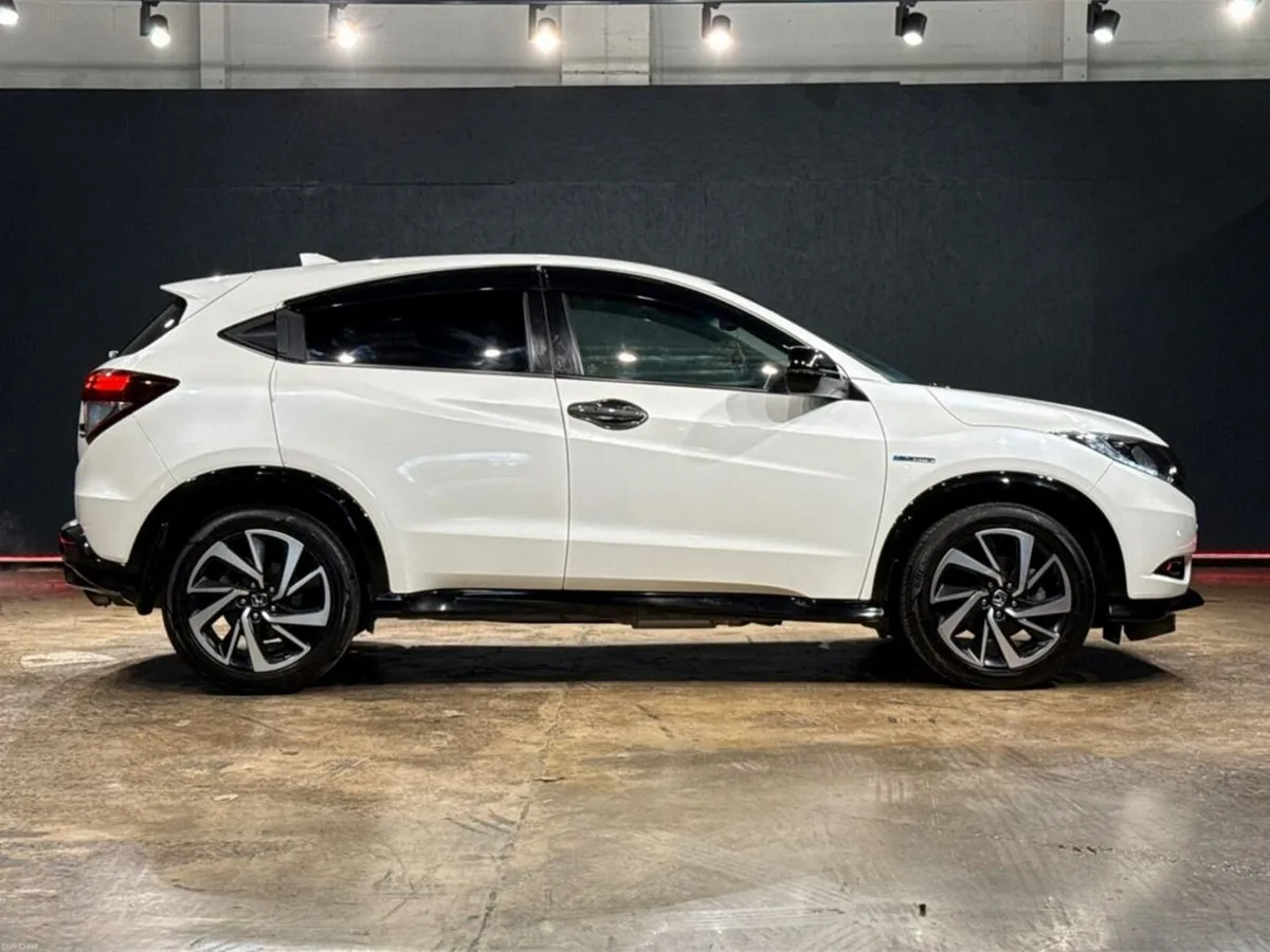 Honda Vezel RS HYBRID 1.5L AUTOMATIC - CRUISE CONT - Image 3
