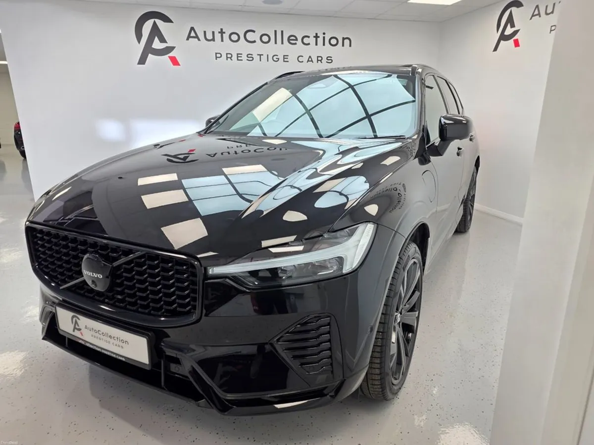 Volvo XC60 **BLACK EDITION**PLUS**T6 RECHARGE** - Image 3