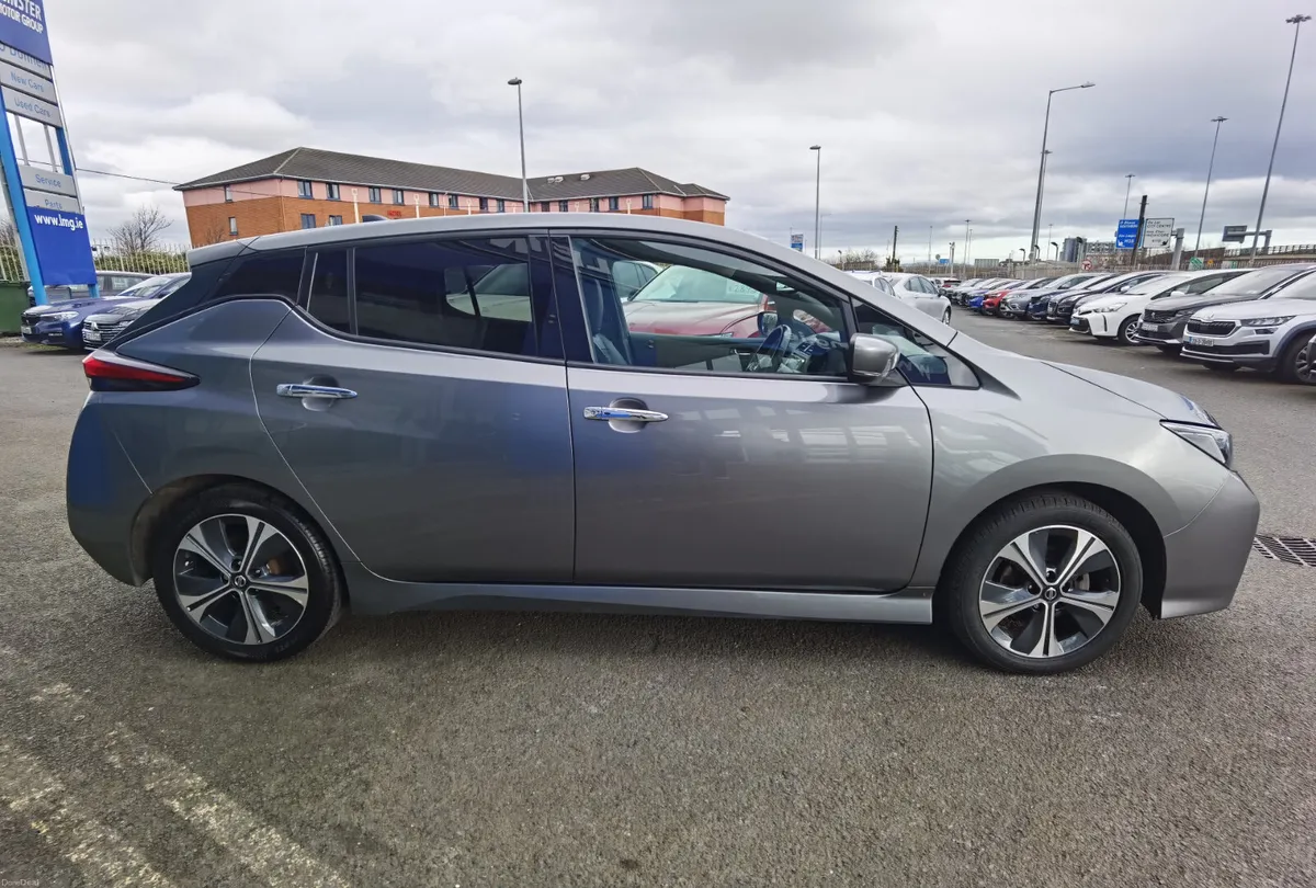 NISSAN LEAF 62KWH E PLUS N-CONNECTA - Image 3