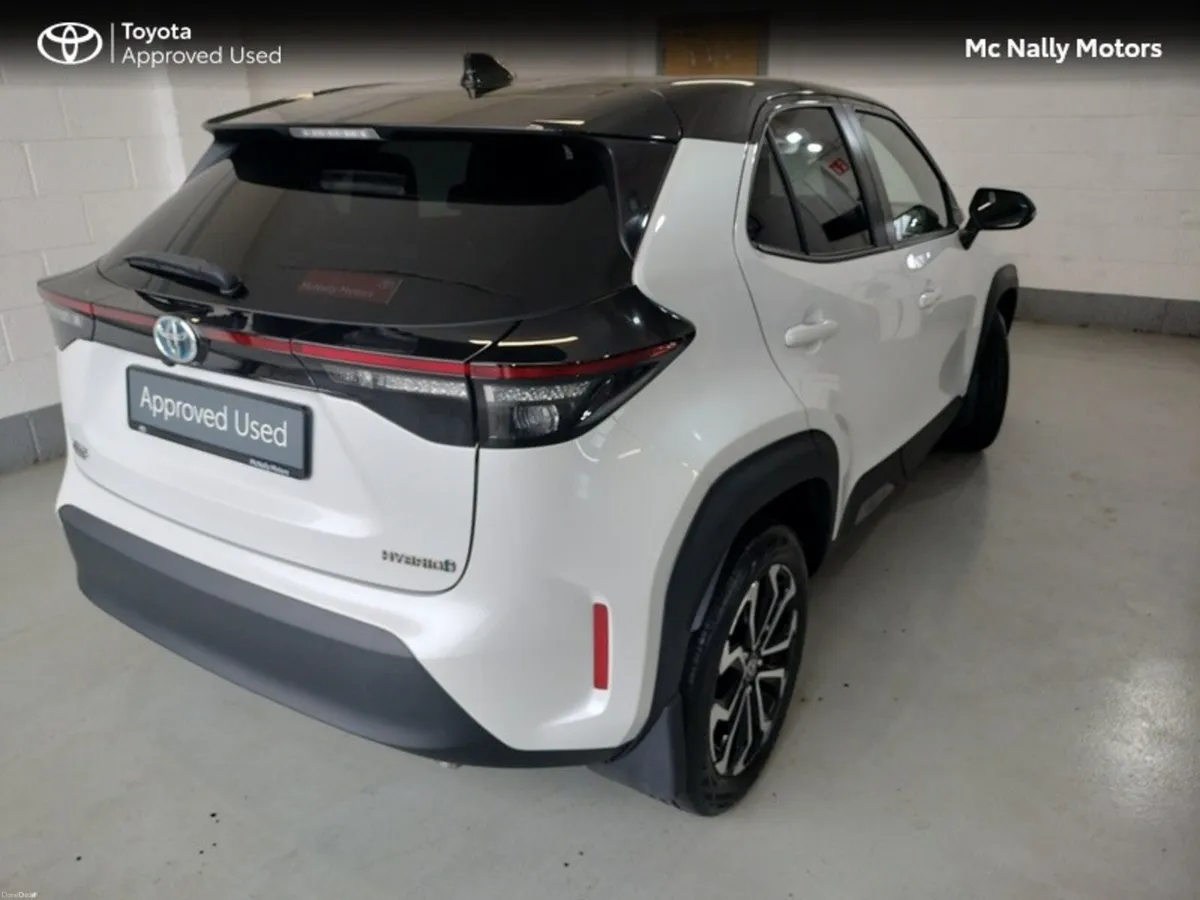 Toyota Yaris Cross Luna Sport Pearl Bi-Tone - Image 3