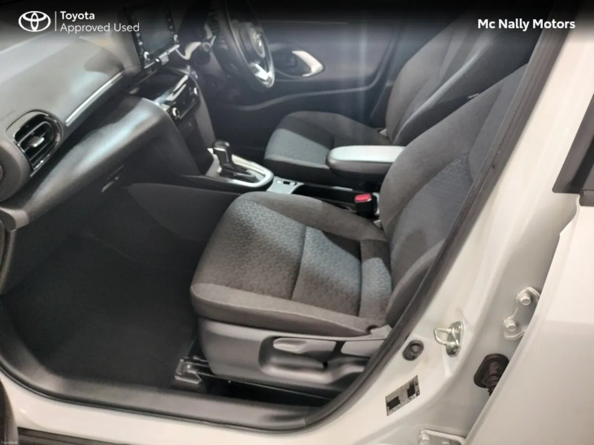 Toyota Yaris Cross Luna Sport Pearl Bi-Tone - Image 6