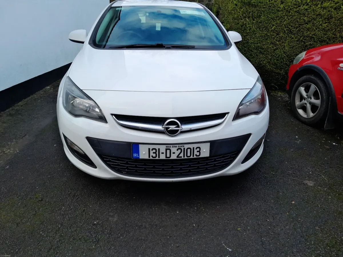 Opel Astra 2013 - Image 4
