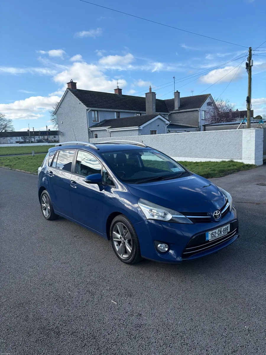 7 seater Toyota verso - Image 1