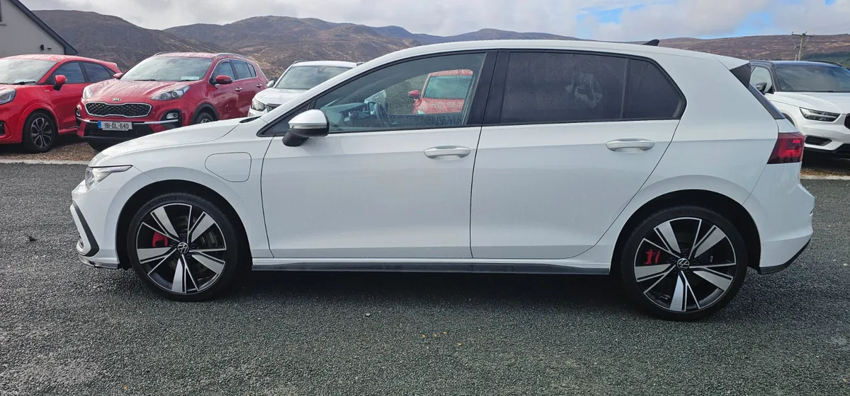 Volkswagen Golf 1.4 TSI GTE Petrol Hybrid 2023 - Image 3