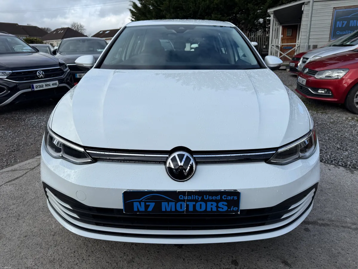 2024 Volkswagen Golf 1.0 LIFE - Image 3