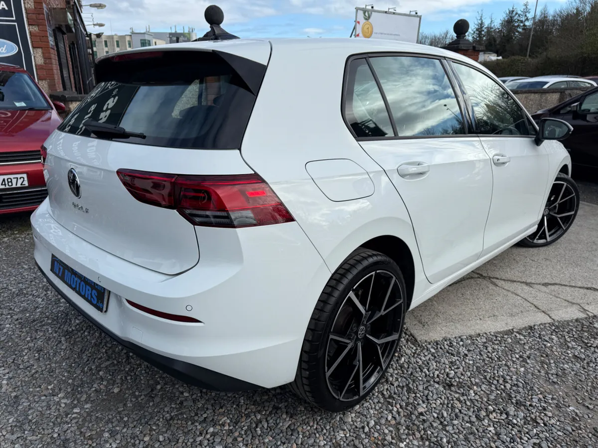 2024 Volkswagen Golf 1.0 LIFE - Image 4