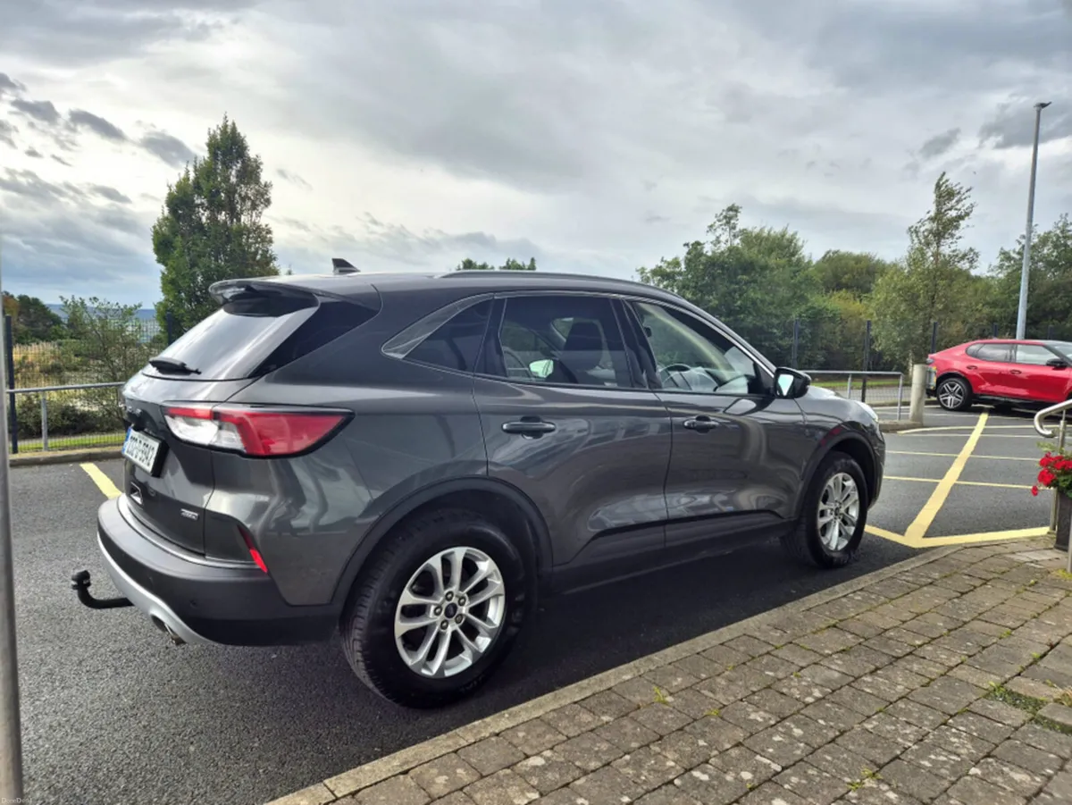 Ford Kuga TITANIUM 2.5 PHEV 225 S6.2 - Image 3