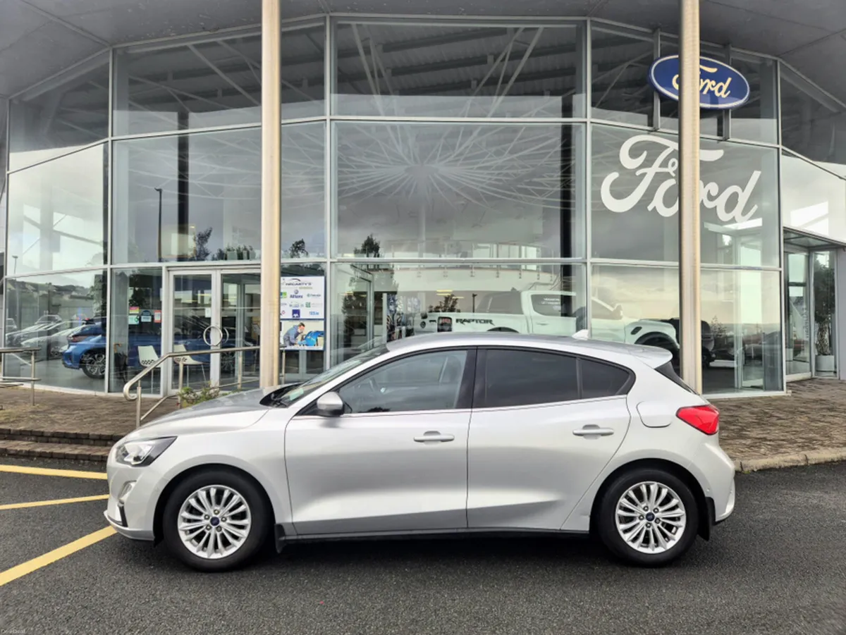 Ford Focus TITANIUM EDITION 1.5 TD 120 4DR - Image 3