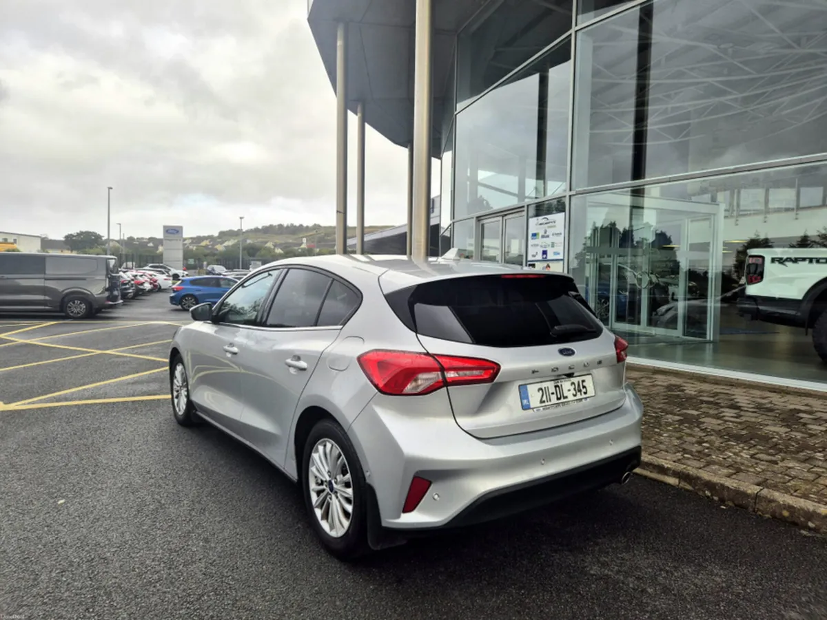 Ford Focus TITANIUM EDITION 1.5 TD 120 4DR - Image 4