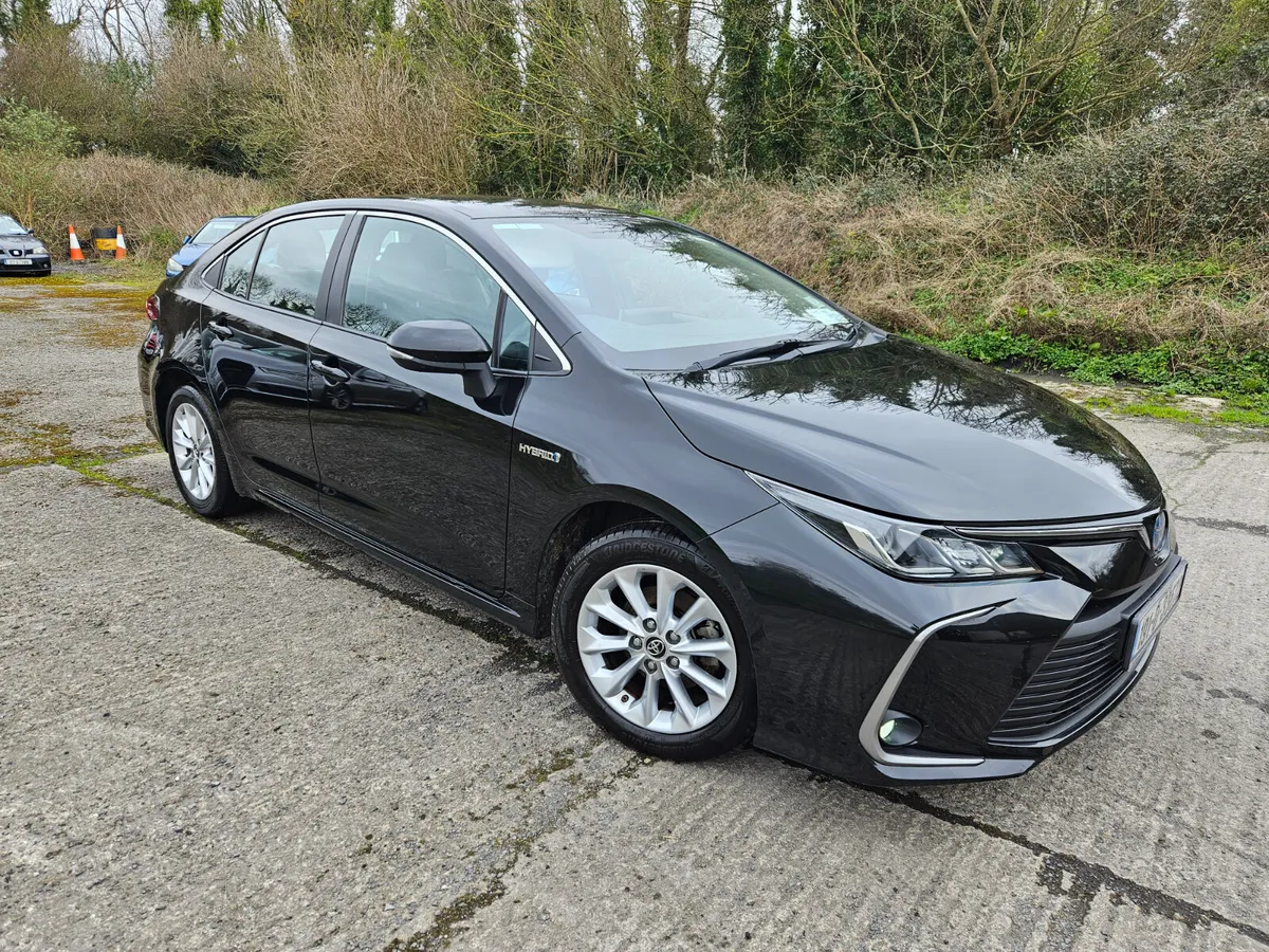 Toyota Corolla 2019 1.8 hybrid only 81klm - Image 1