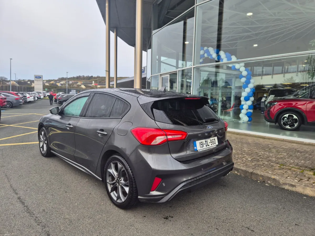Ford Focus ST-LINE 1.0 ECOBOOST 125 125PS 4DR - Image 4