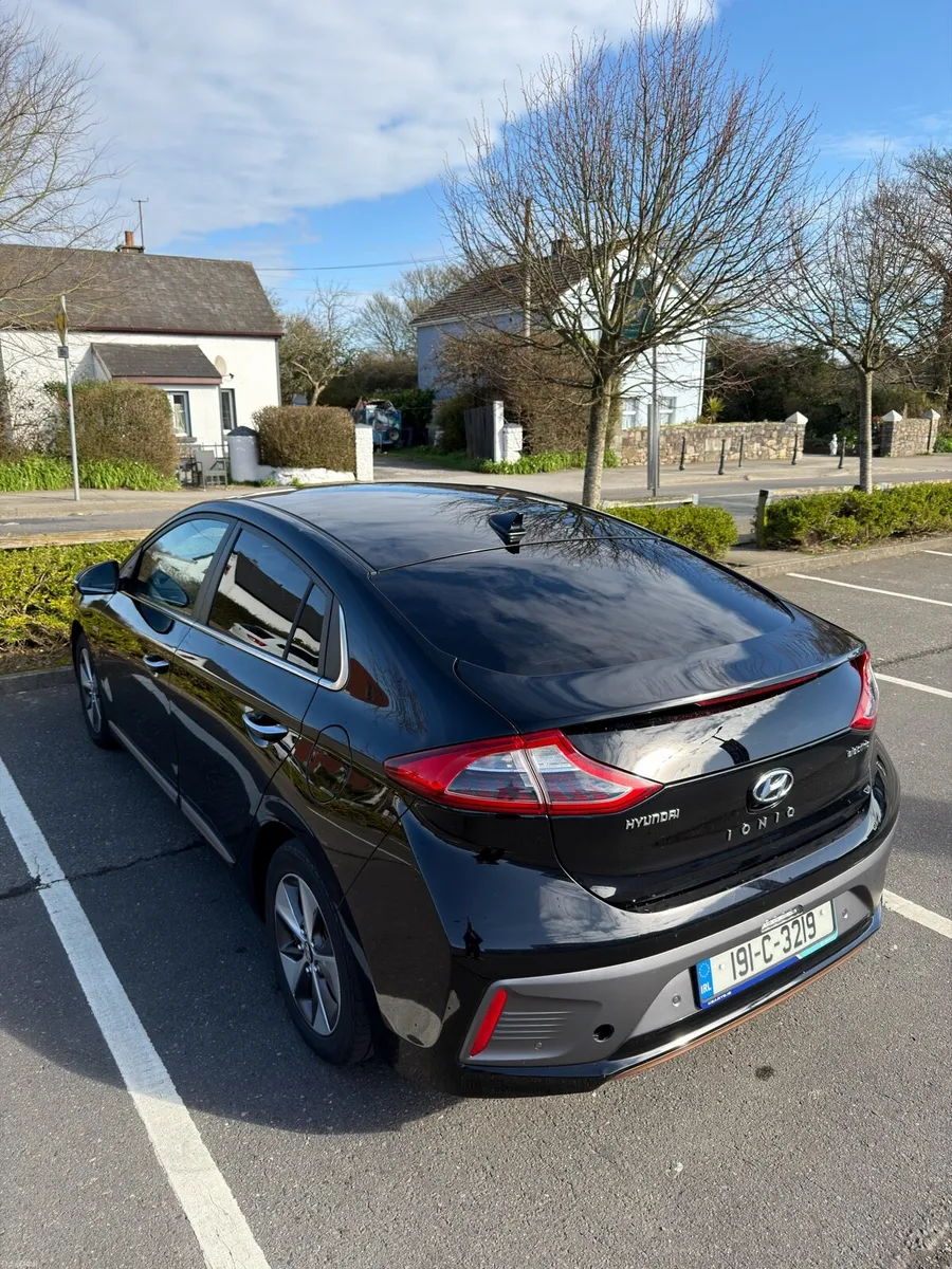 2019 Hyundai Ioniq Nct/Tax/perfect - Image 3