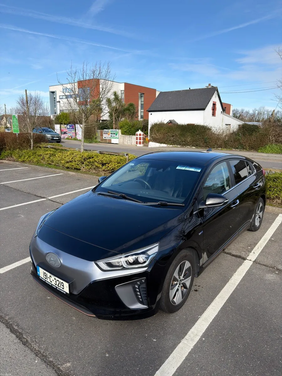 2019 Hyundai Ioniq Nct/Tax/perfect - Image 2