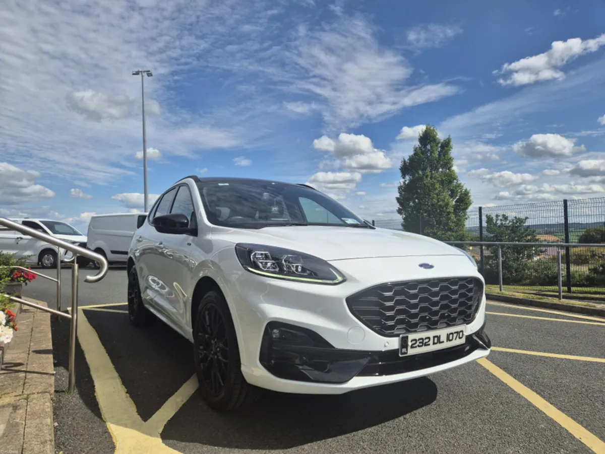 Ford Kuga ST-LINE X 2.5L 225PS BLACK EDITION AUTO - Image 4