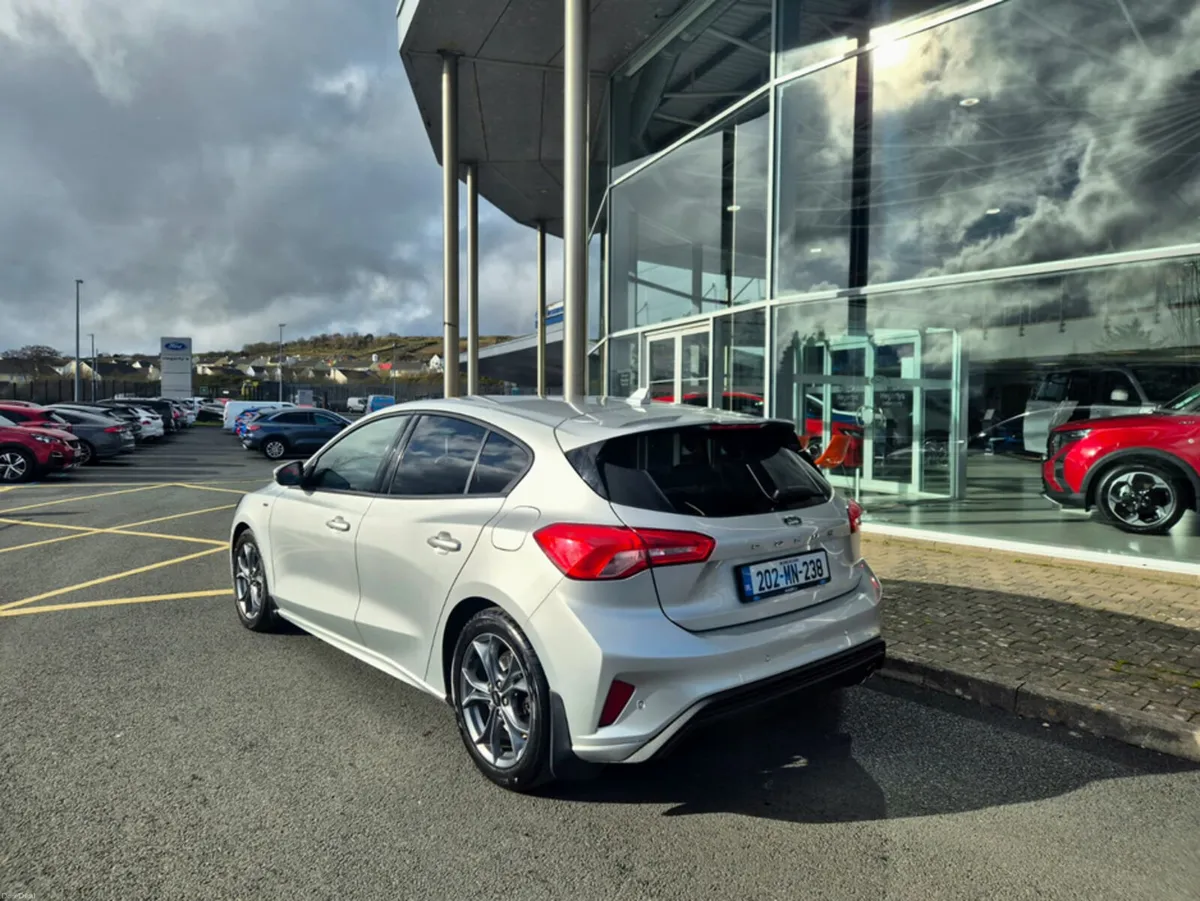 Ford Focus ST-LINE EDITION 5DR 1.5TD 120PS - Image 4
