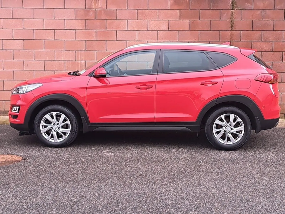 Hyundai Tucson Executive Model 1.6 Diesel. - Image 3