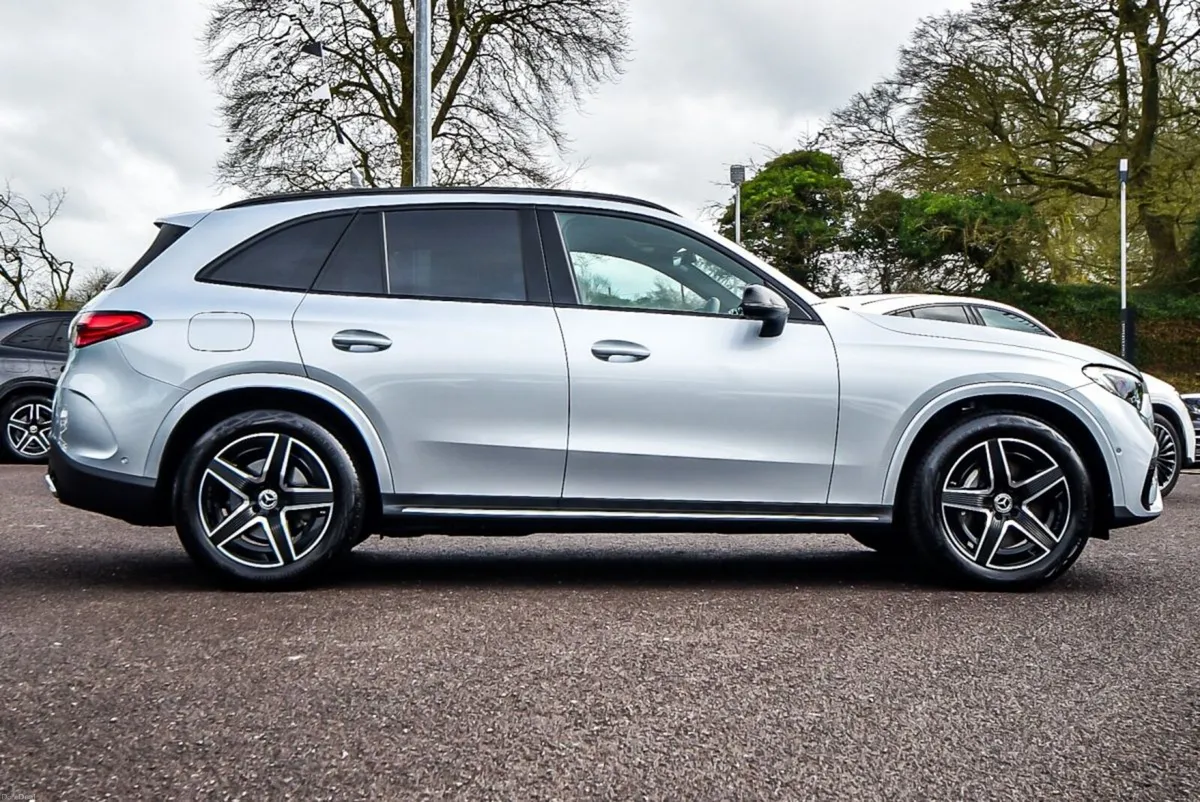 Mercedes-Benz GLC 220d AMG 4Matic Night Pack - Image 4