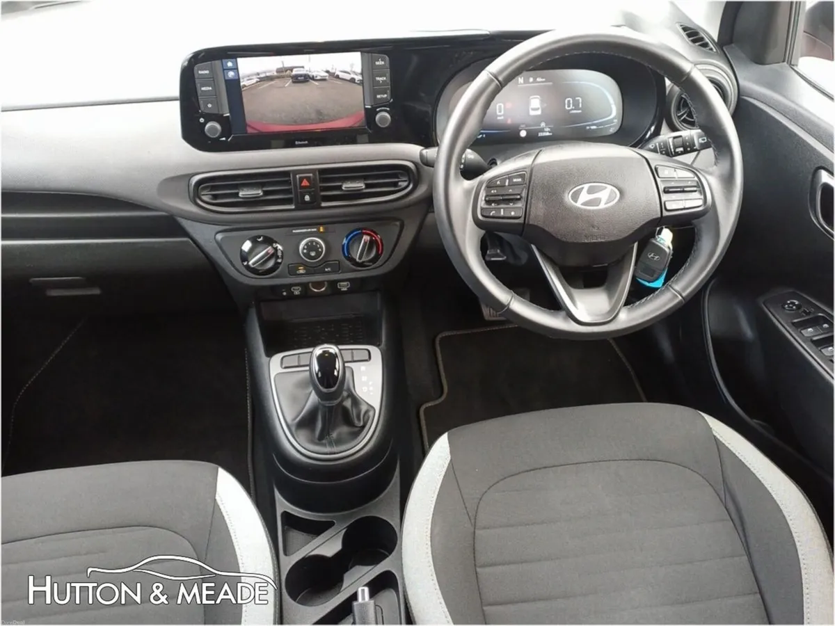 Hyundai i10 Delux Plus Auto 1.0 Petrol 5dr - Image 4