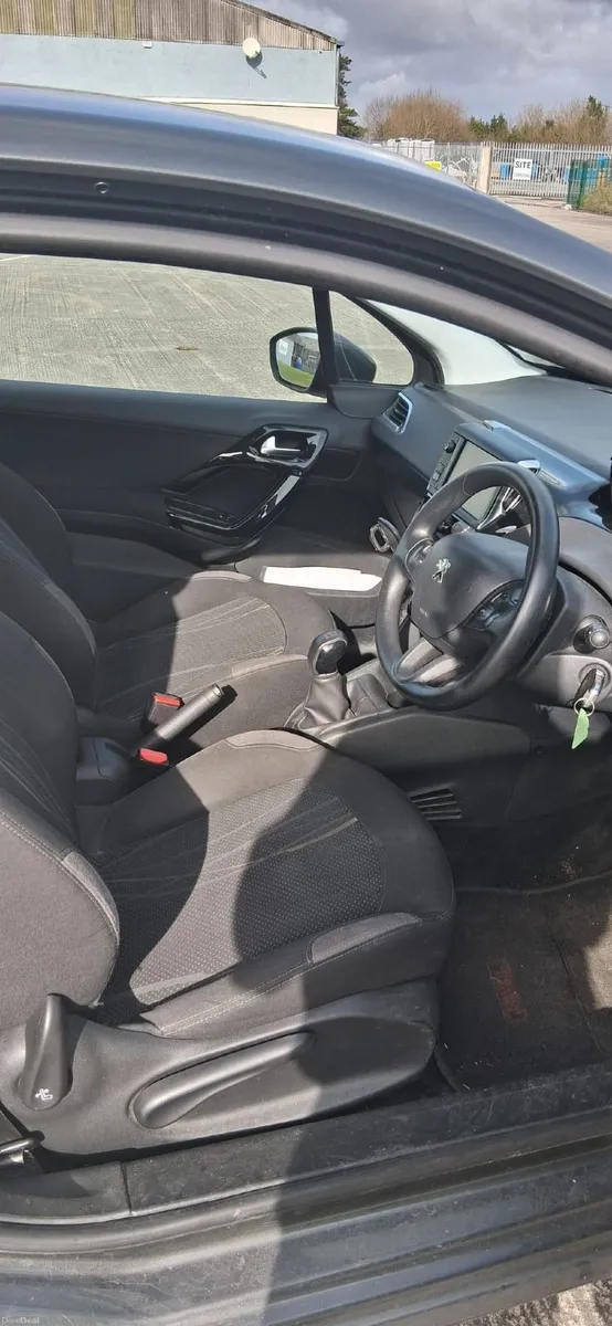 PEUGEOT 208 1.2 VTI ACTIVE 82BHP 3D - Image 2