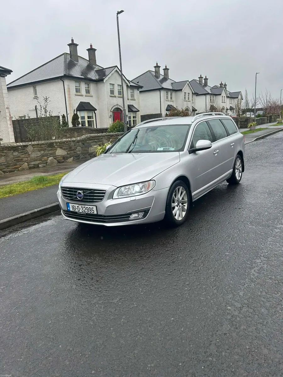 2016 Volvo V70 D4 Automatic - Image 4