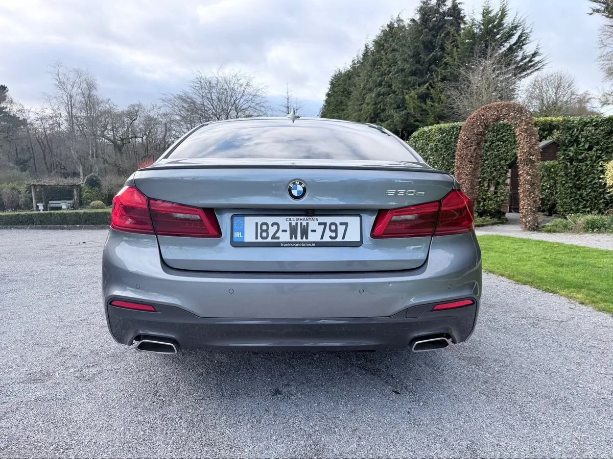BMW 5-Series 2018 - Image 2