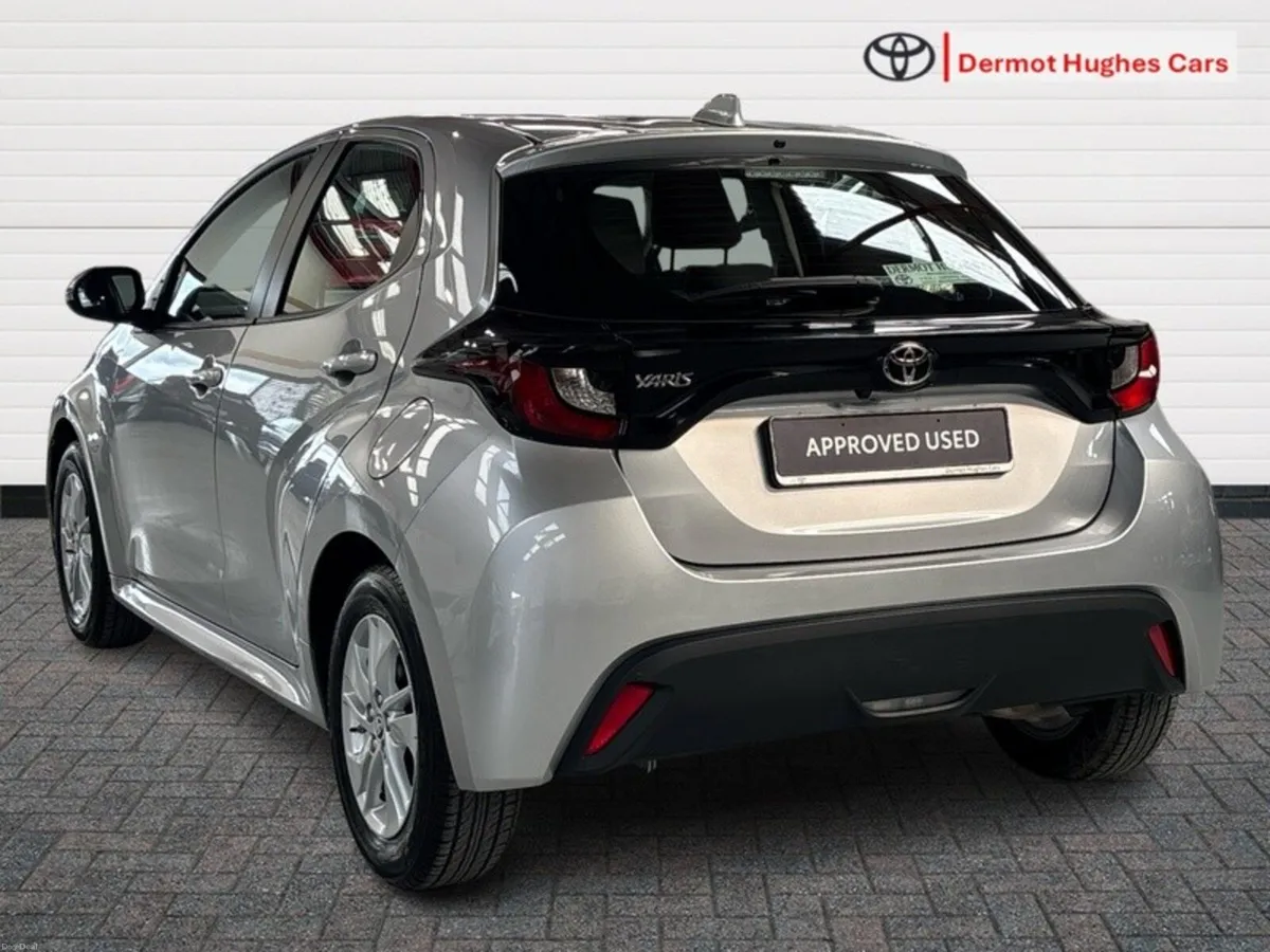 Toyota Yaris YARIS 1.5 LUNA MANUAL - Image 2