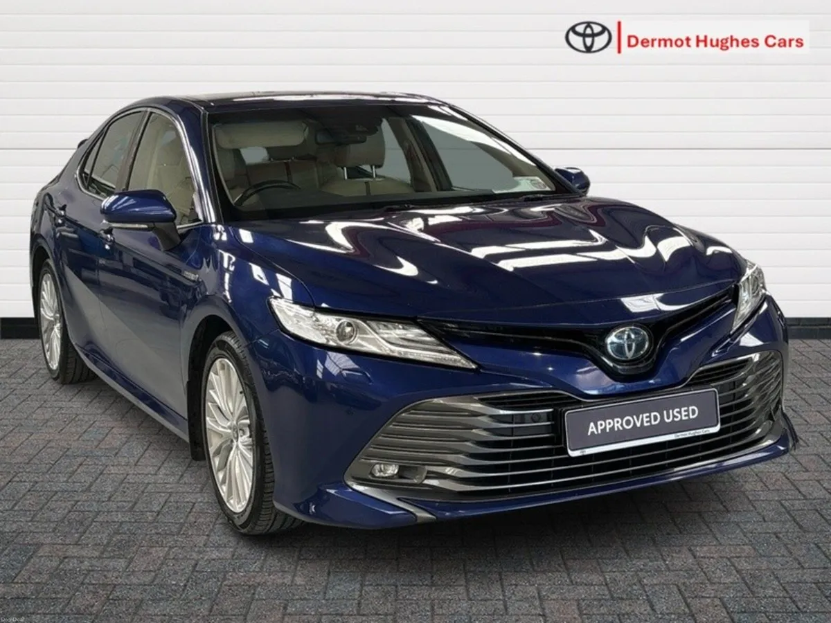 Toyota Camry HYBRID PLATINUM AUTO - Image 1