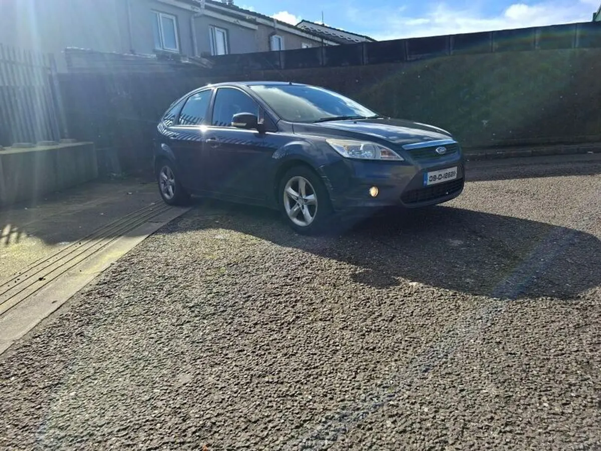 2009 Ford Focus - Image 2