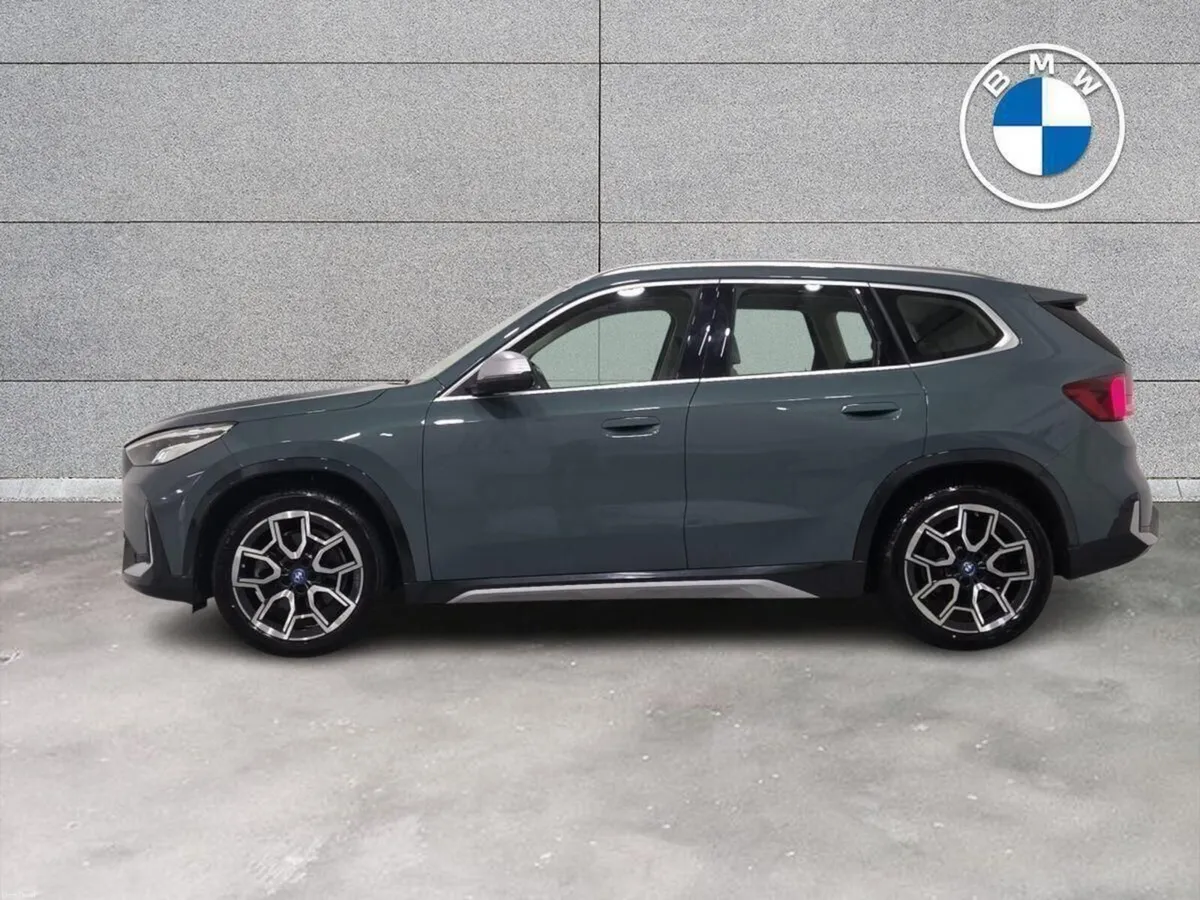 BMW iX1 xDrive30 xLine - Image 3