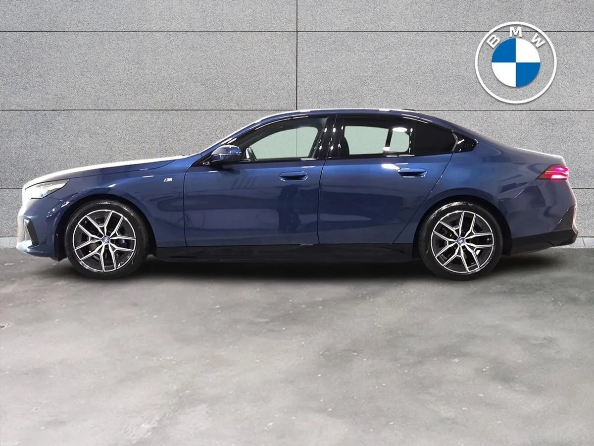 BMW i5 eDrive40 M Sport Saloon - Image 4