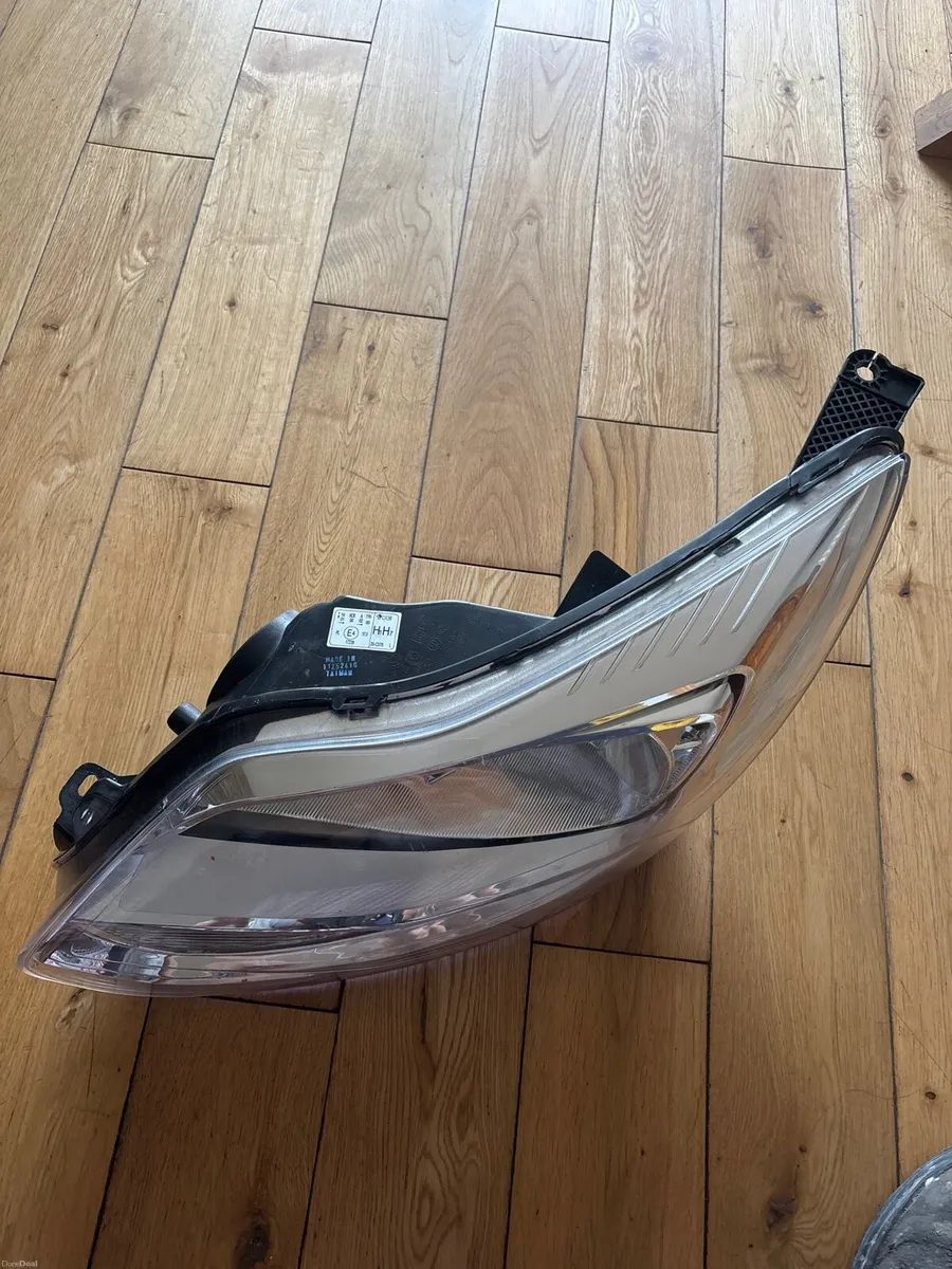 Ford focus headlight - Image 2