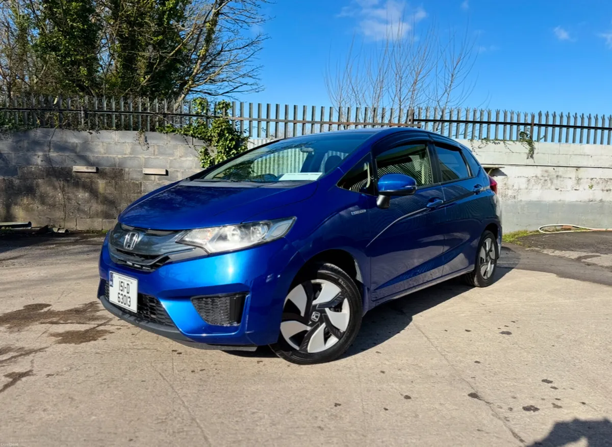 2015 HONDA FIT. LOW MILEAGE. NEW NCT. AUTO 1.5L - Image 3