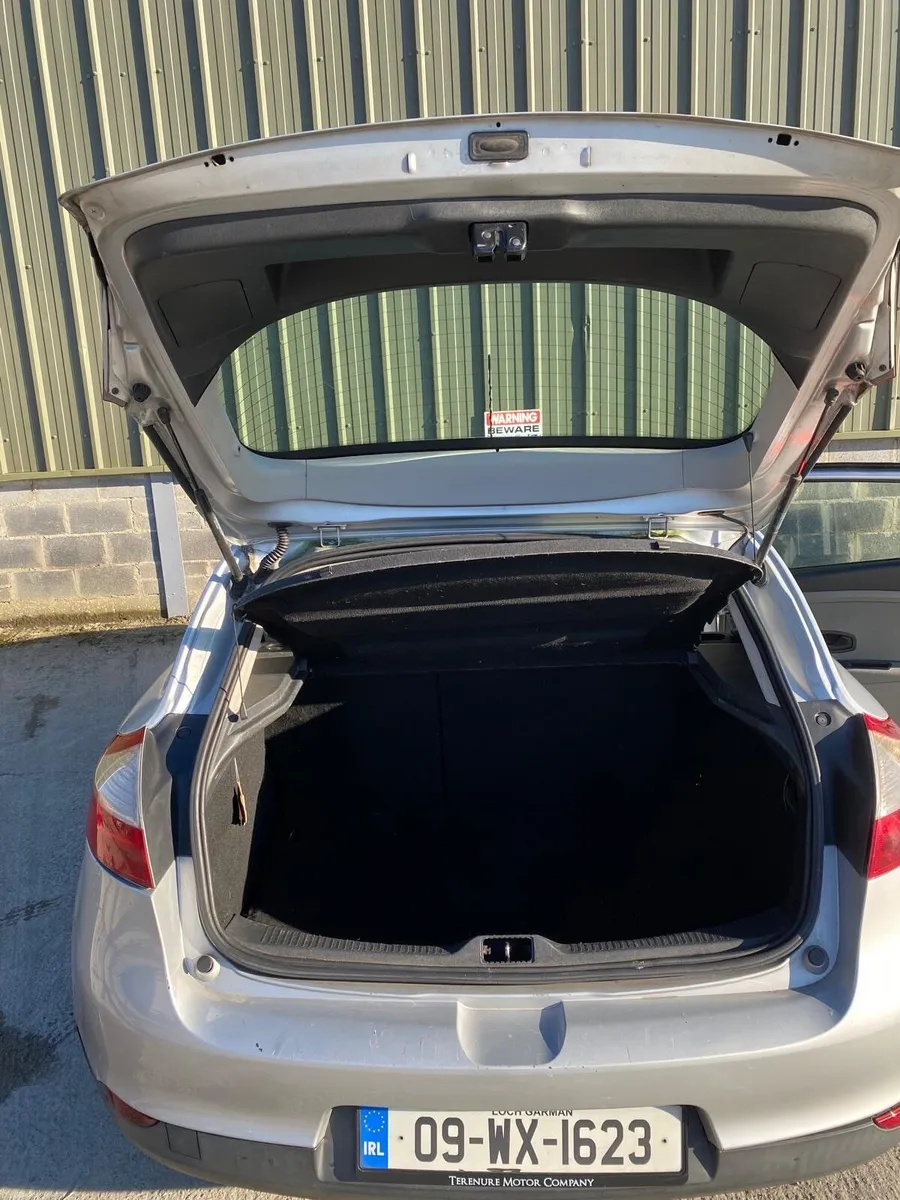 Renault Megane 2009 *Engine light on* - Image 4