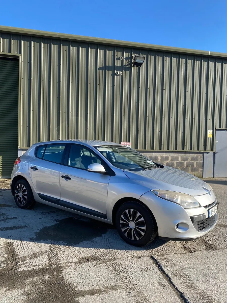 Renault Megane 2009 *Engine light on* - Image 1