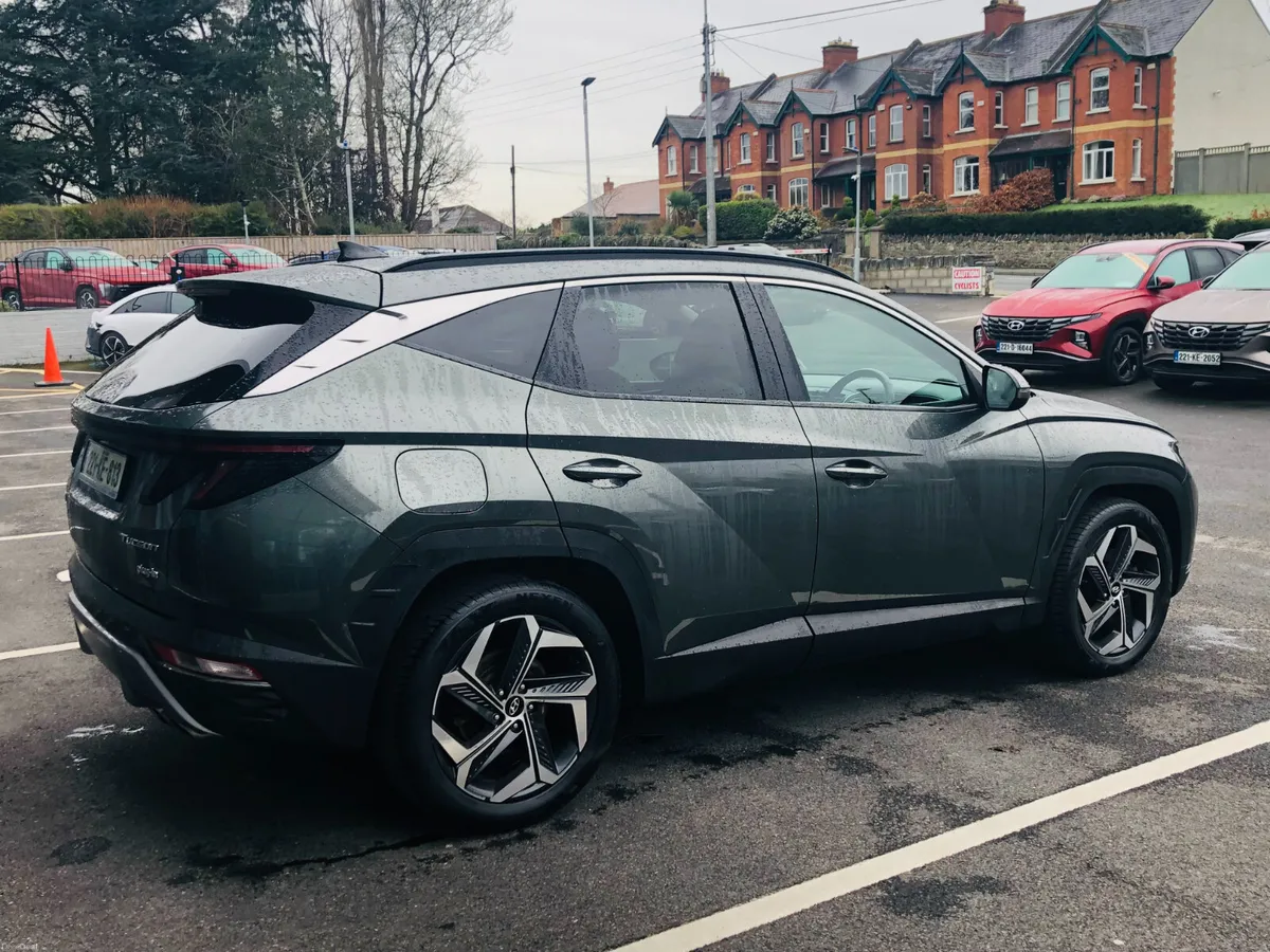 Hyundai Tucson Executive Plus 1.6 Plug-In Hybrid - Image 3