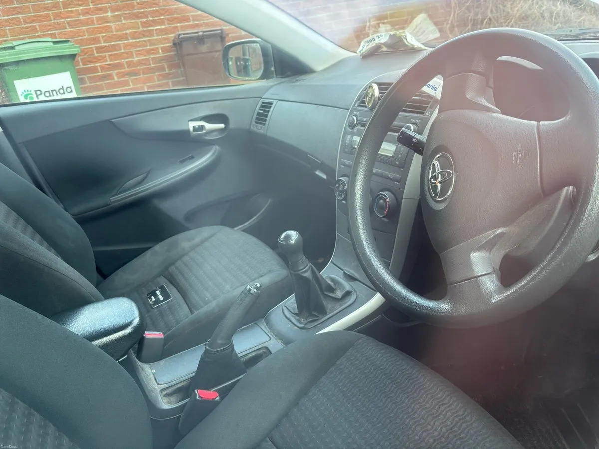 Toyota Corolla - Image 2