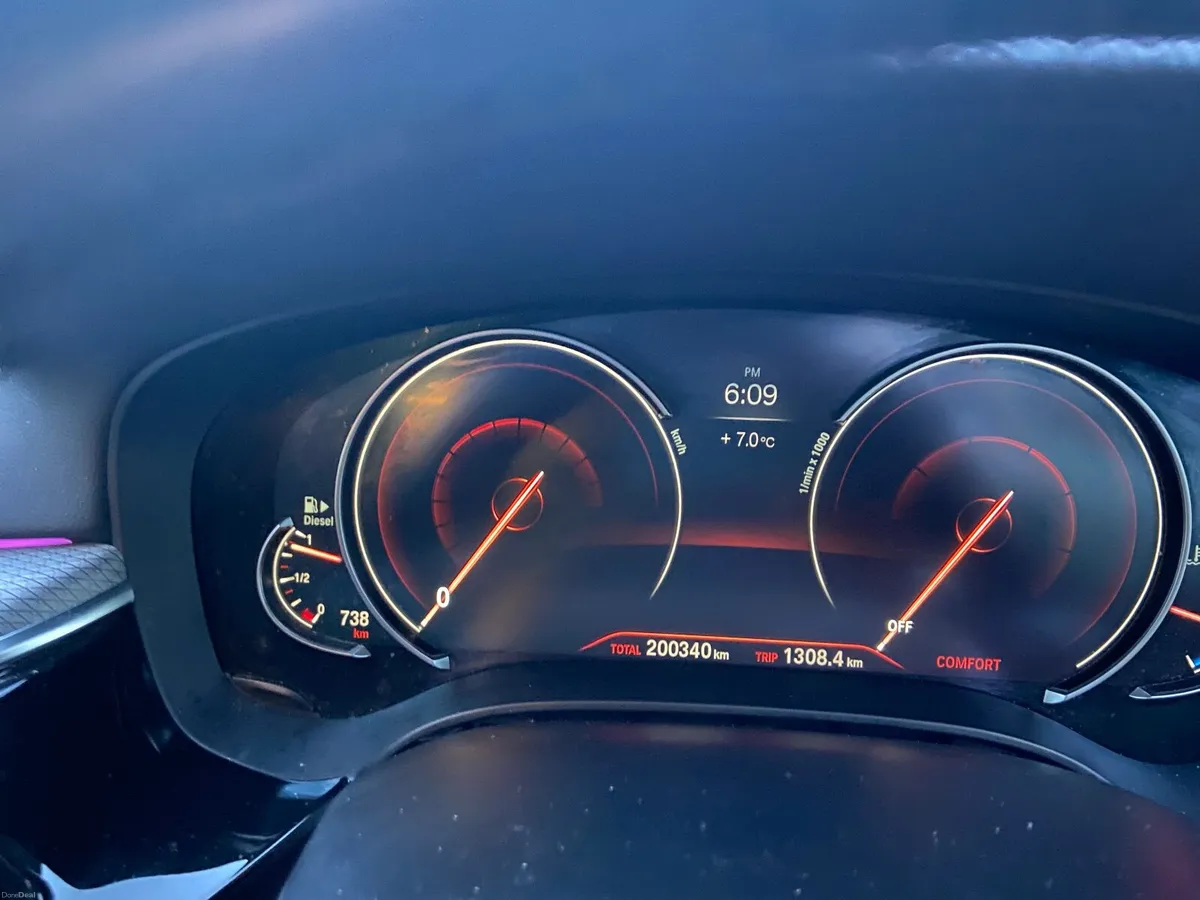 BMW 5-Series  M Sport 2018 - Image 2