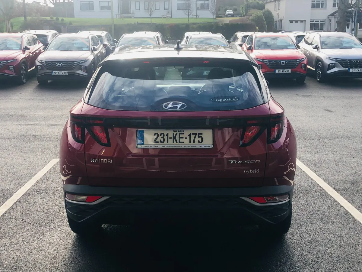 Hyundai Tucson Executive 1,6 Hybrid w/Black Roof - Image 4