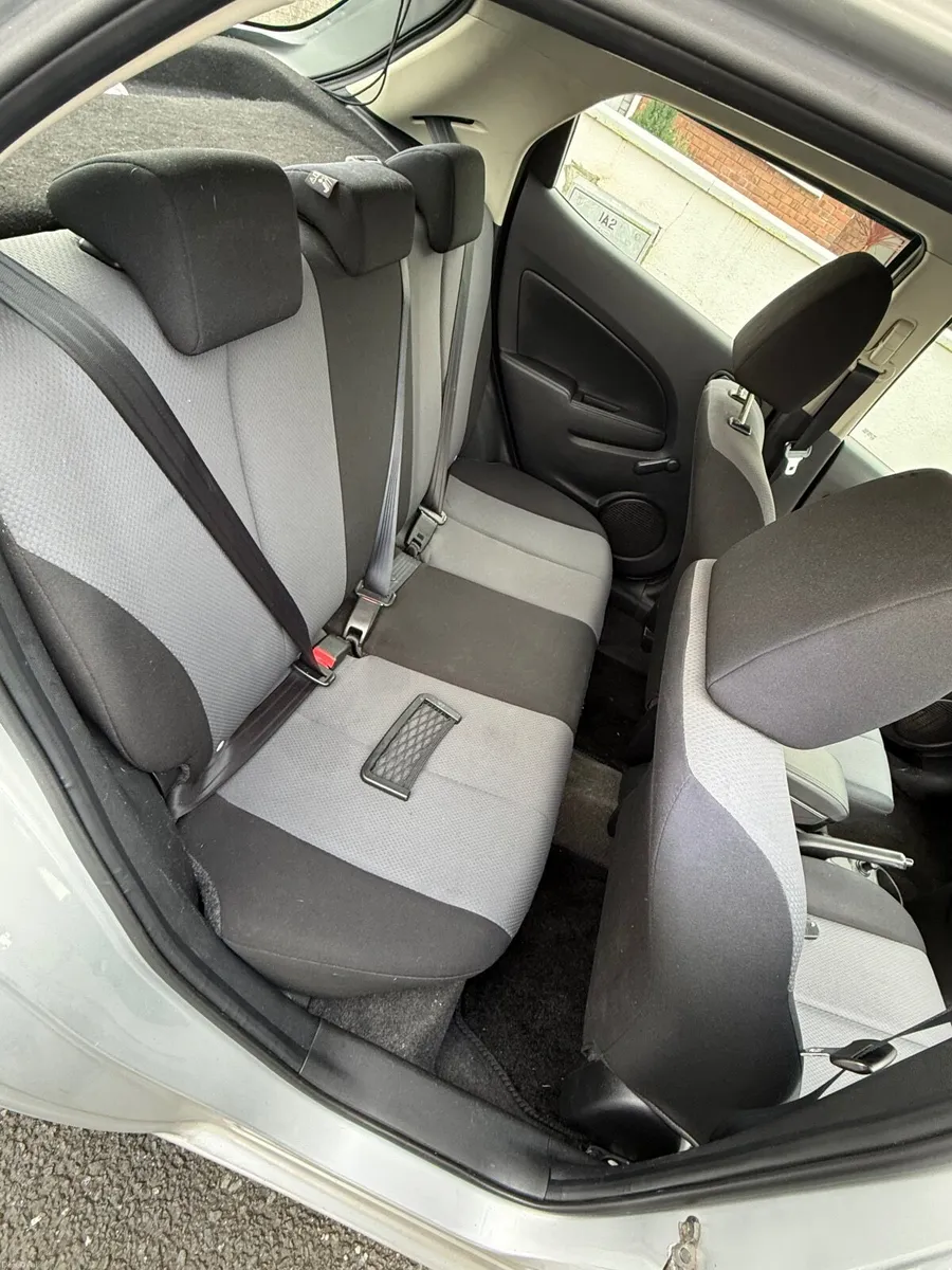 Mazda Mazda2 2010 - Image 4