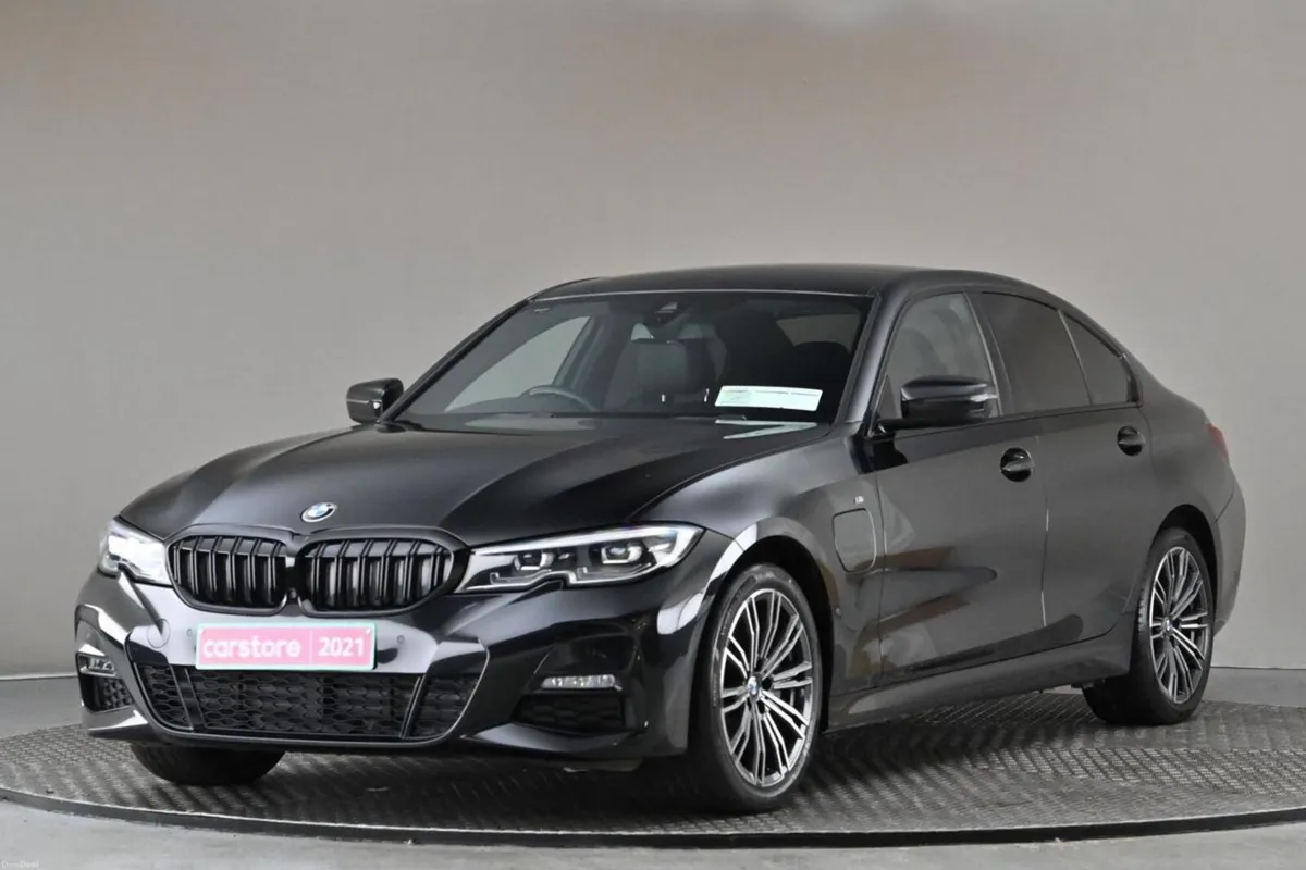 BMW 3-Series 330E M SPORT G20 **BLACK LEATHER** - Image 3
