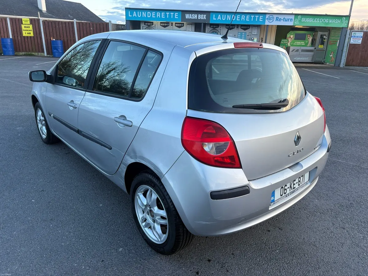 2006 Renault Clio NEW NCT TODAY 01/27 - Image 4
