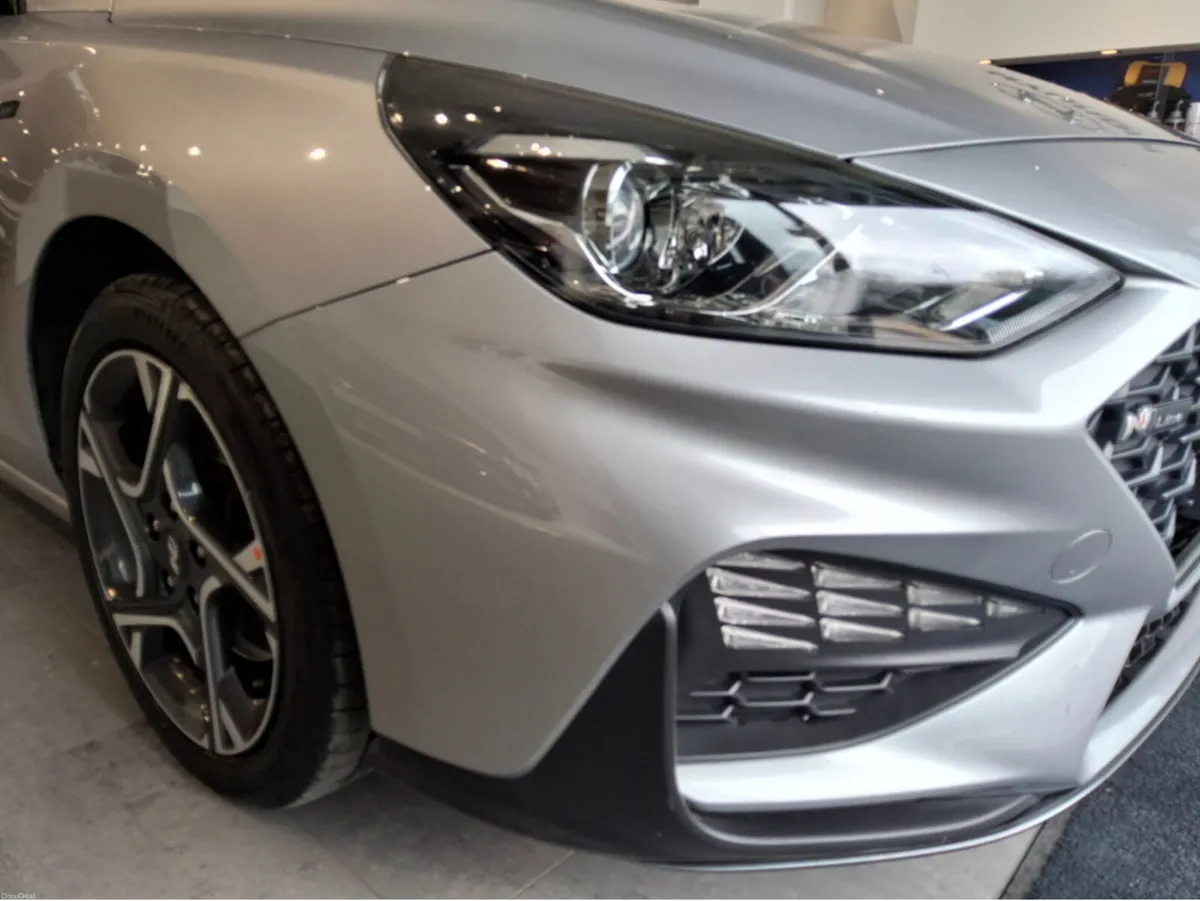 Hyundai i30 NLINE 5DR PETROL - Image 6