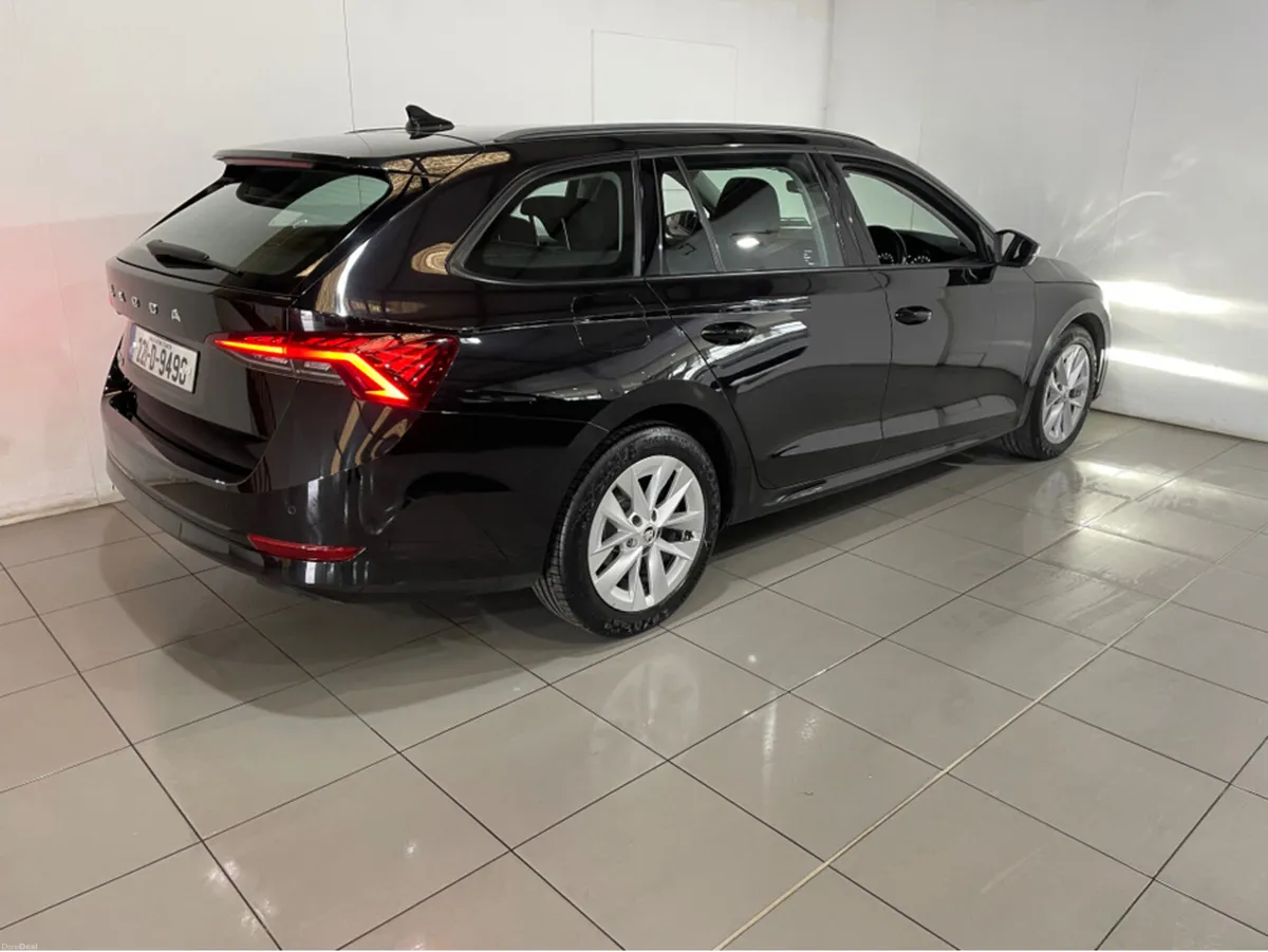 Skoda Octavia C AMBITION 2.0 TDI 1 115HP 5DR - Image 3