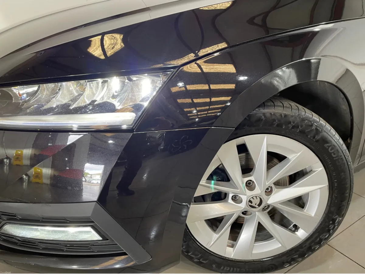 Skoda Octavia C AMBITION 2.0 TDI 1 115HP 5DR - Image 4