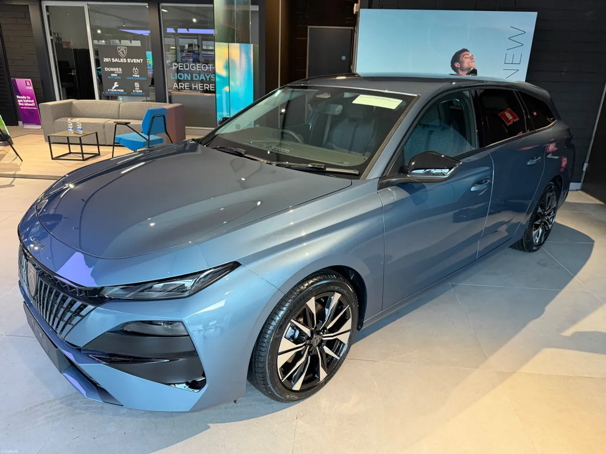 Peugeot 308 SW hybrid - Image 4