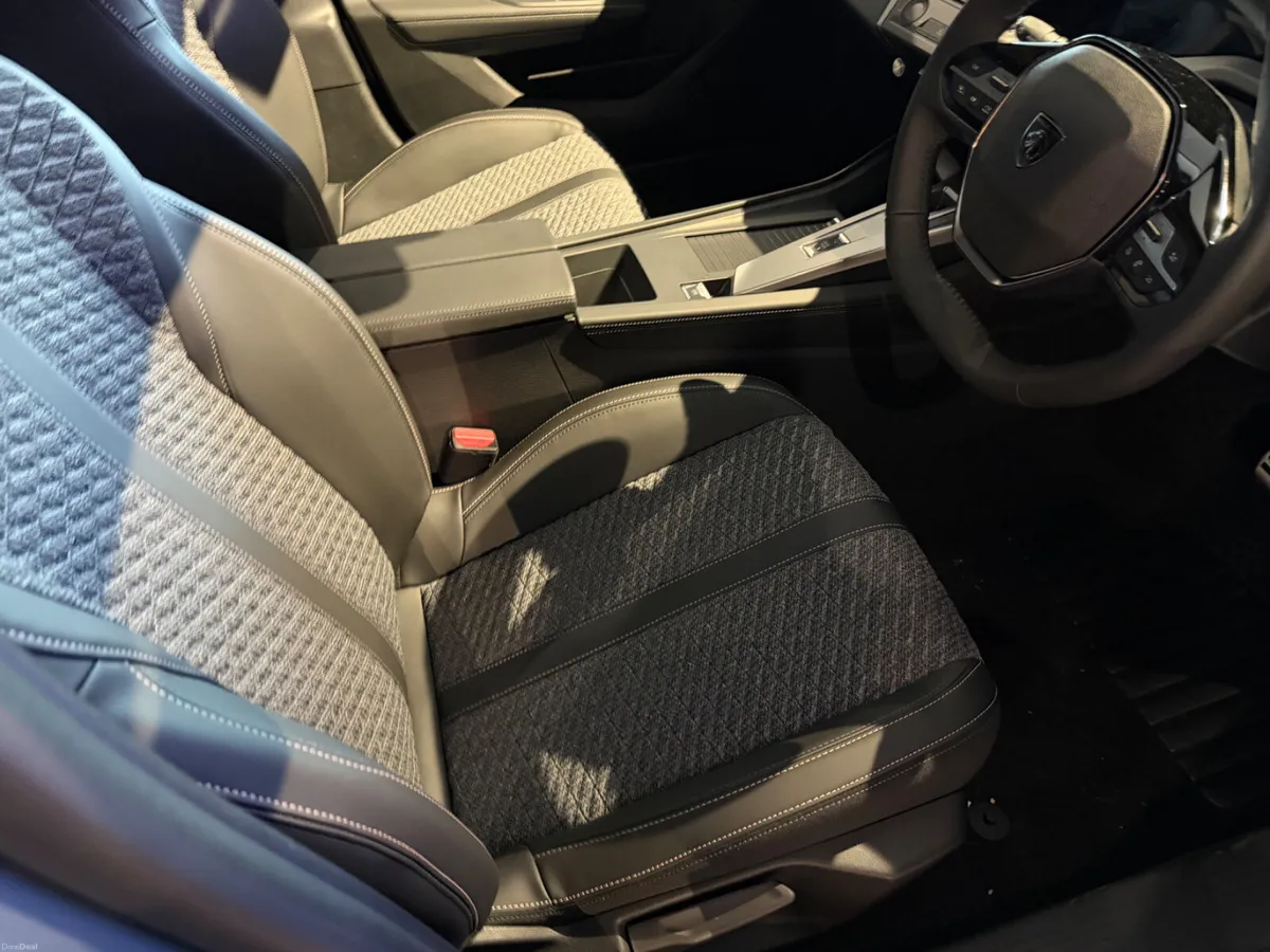 Peugeot 308 SW hybrid - Image 3