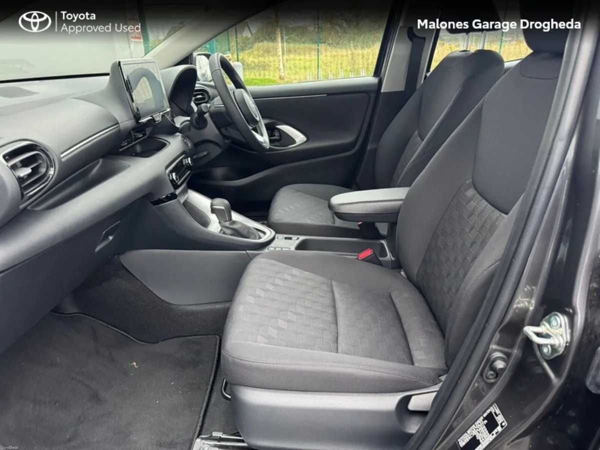 Toyota Yaris 1.5 Hybrid Luna Call Now 041 980 2420 - Image 6