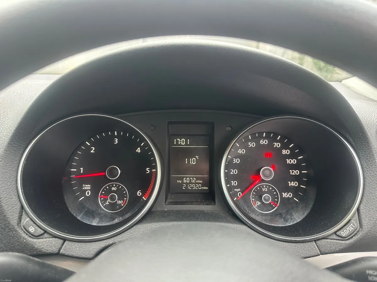 Volkswagen Golf 2010 - Image 2