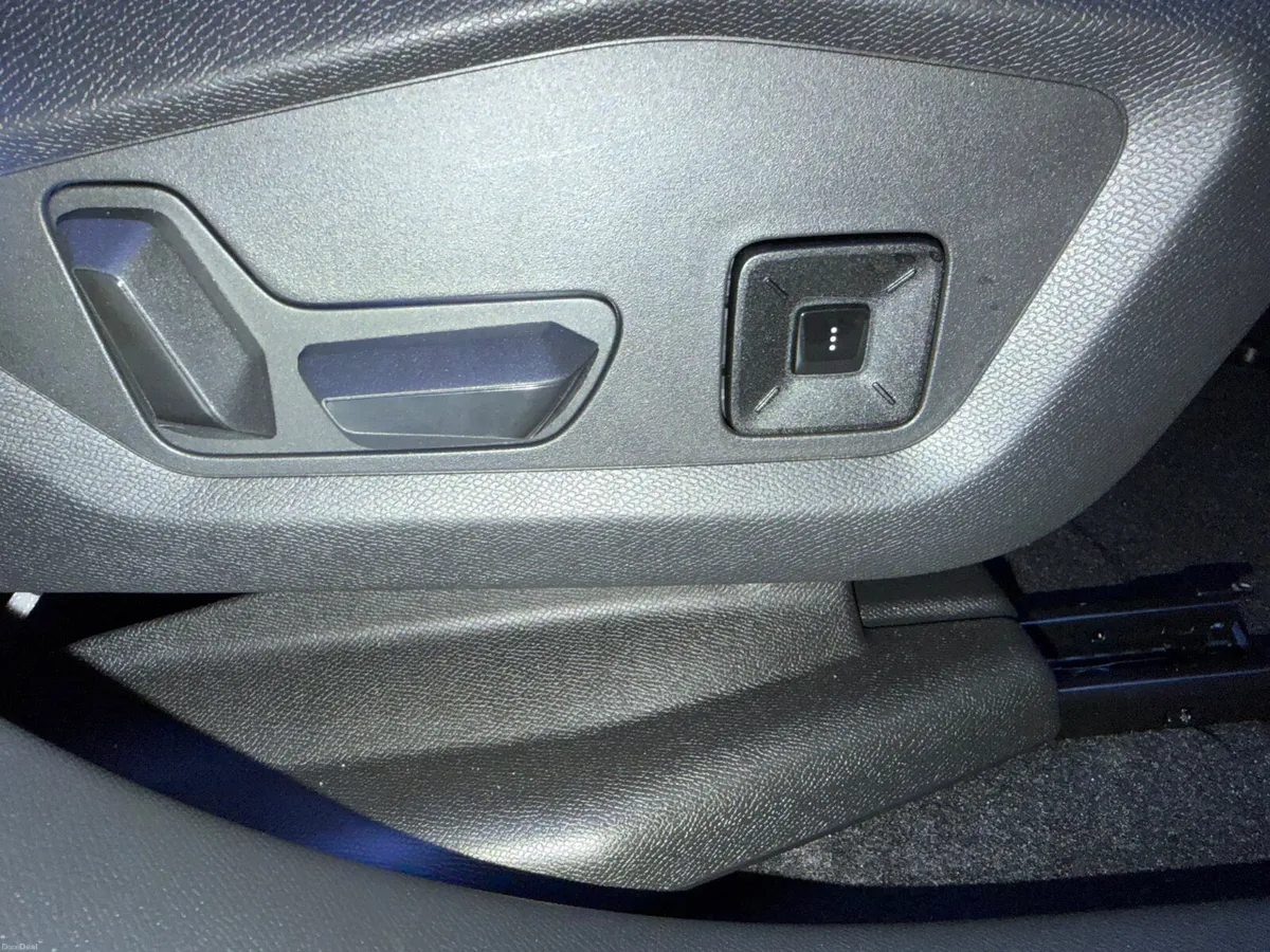 Peugeot 5008 GT Exclusive - Image 4