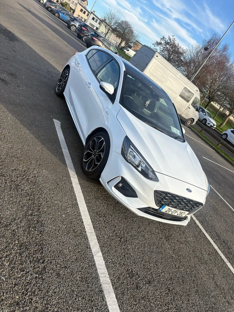 21 Focus ST-Line 1.5 ECO Boost . SUNROOF - Image 1
